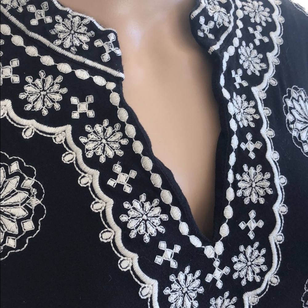 Embroidered black tunic - Picture 2 of 7